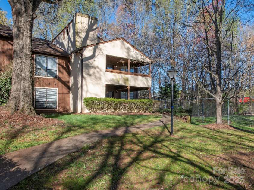 5719 Dockside Drive, Charlotte, NC 28227.  MLS# CAR4238633, YatesRealty ID 15337. 