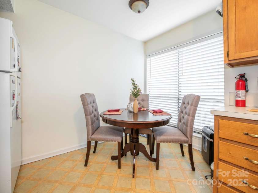 5719 Dockside Drive, Charlotte, NC 28227.  MLS# CAR4238633, YatesRealty ID 15337. 