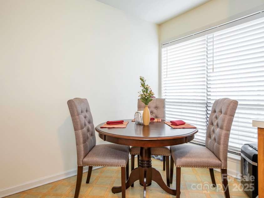 5719 Dockside Drive, Charlotte, NC 28227.  MLS# CAR4238633, YatesRealty ID 15337. 