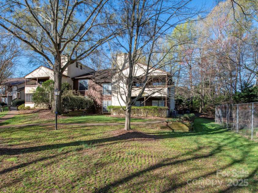 5719 Dockside Drive, Charlotte, NC 28227.  MLS# CAR4238633, YatesRealty ID 15337. 