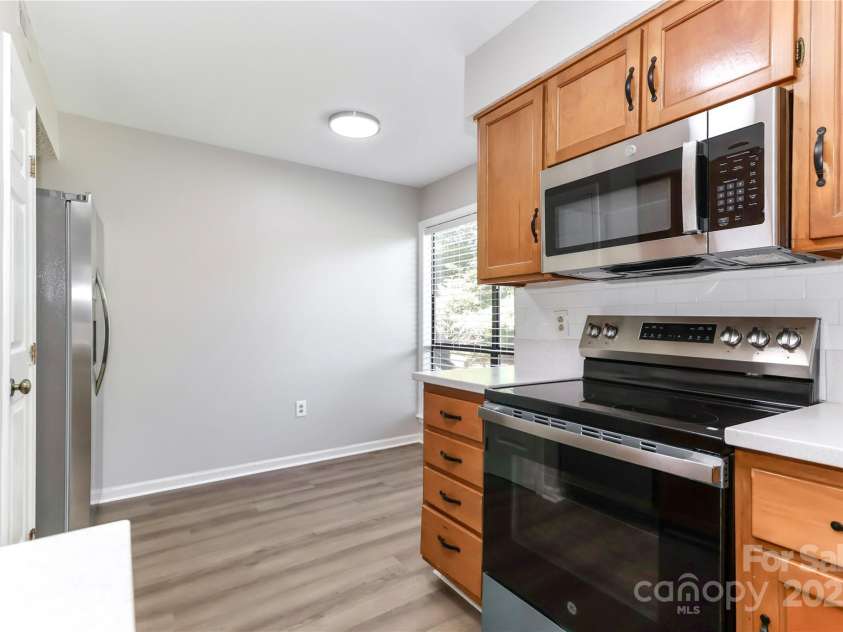 5719 Dockside Drive, Charlotte, NC 28227.  MLS# CAR4314707, YatesRealty ID 15337. 