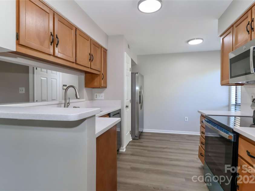 5719 Dockside Drive, Charlotte, NC 28227.  MLS# CAR4314707, YatesRealty ID 15337. 