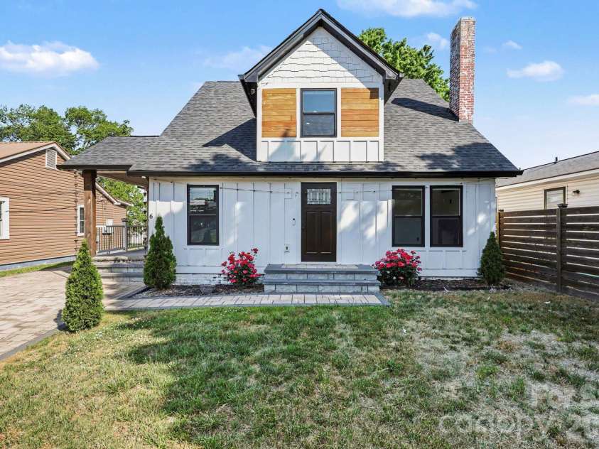 6 Sunrise Avenue, Thomasville, NC 27360.  MLS# CAR4372323, YatesRealty ID 15337. 