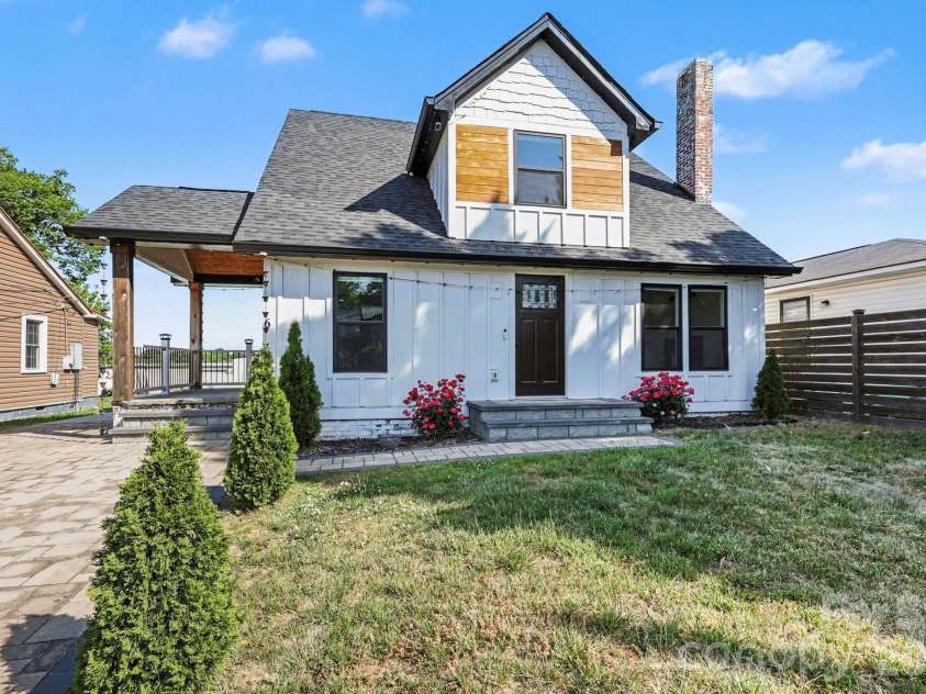 6 Sunrise Avenue, Thomasville, NC 27360.  MLS# CAR4372323, YatesRealty ID 15337. 