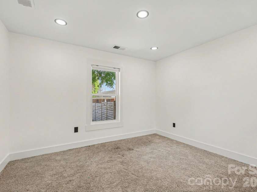6 Sunrise Avenue, Thomasville, NC 27360.  MLS# CAR4372323, YatesRealty ID 15337. Bedroom #1
