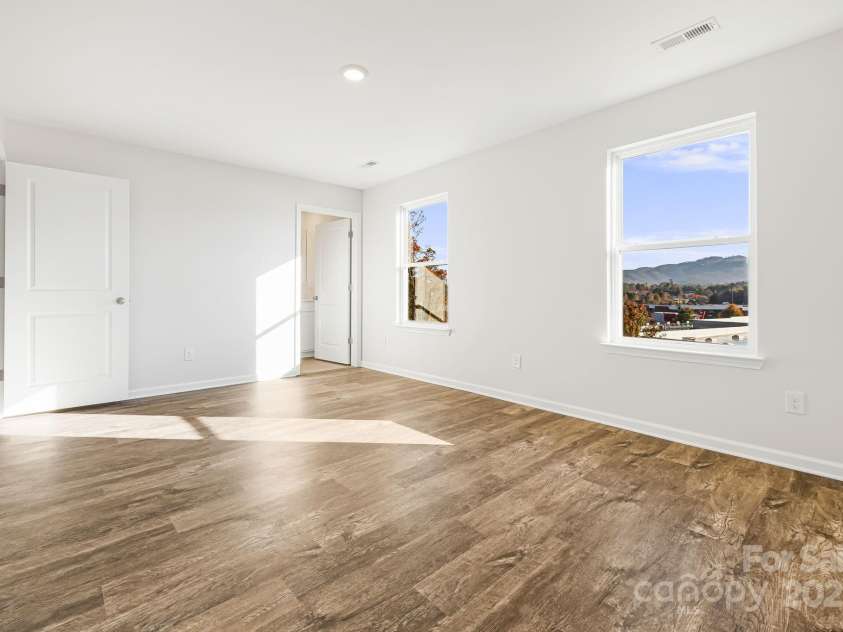 30 Benedict Lane, Weaverville, NC 28787.  MLS# CAR4178106, YatesRealty ID 15338. 