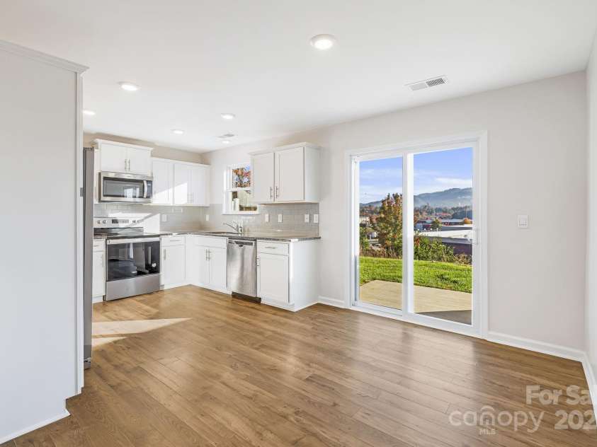 30 Benedict Lane, Weaverville, NC 28787.  MLS# CAR4178106, YatesRealty ID 15338. 