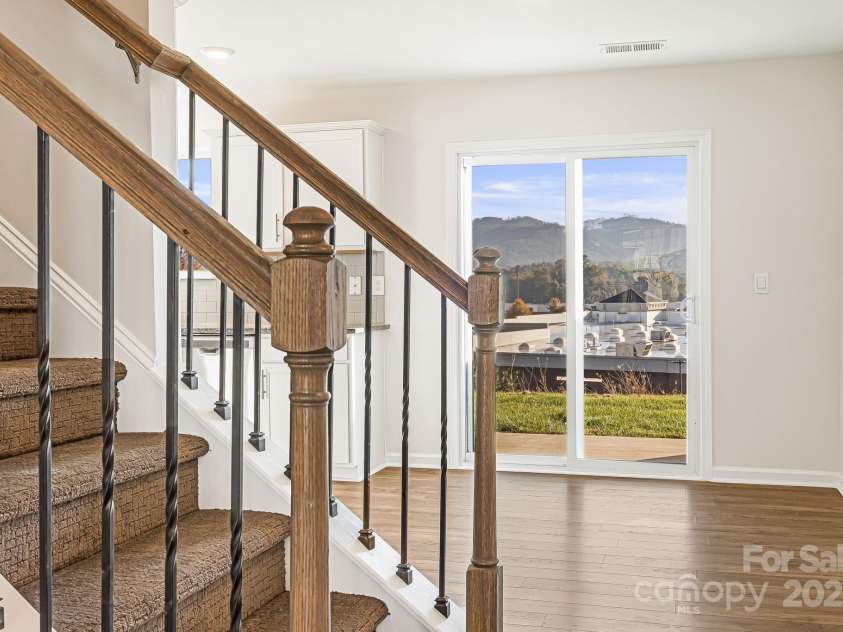 30 Benedict Lane, Weaverville, NC 28787.  MLS# CAR4178106, YatesRealty ID 15338. 