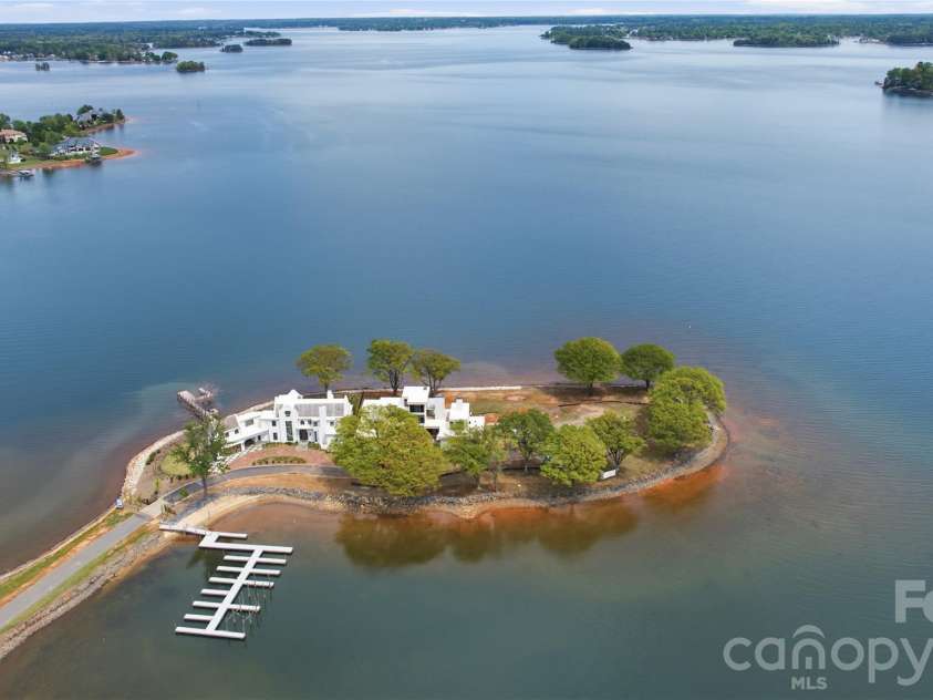 8397 Ranger Island Marina Road, Denver, NC 28037.  MLS# CAR4250240, YatesRealty ID 15338. 