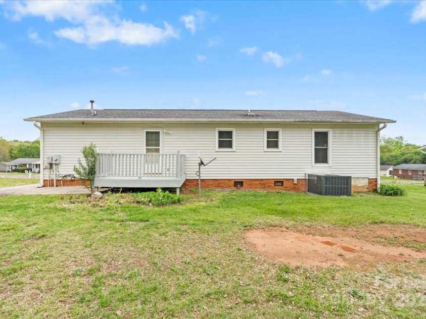 1504 Andicot Lane, Shelby, NC 28152.  MLS# CAR4246231, YatesRealty ID 15339. 