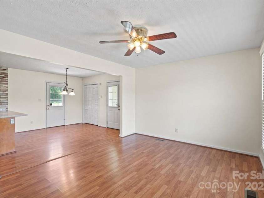 1504 Andicot Lane, Shelby, NC 28152.  MLS# CAR4246231, YatesRealty ID 15339. 