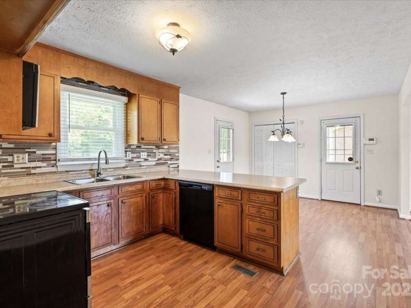 1504 Andicot Lane, Shelby, NC 28152.  MLS# CAR4246231, YatesRealty ID 15339. 