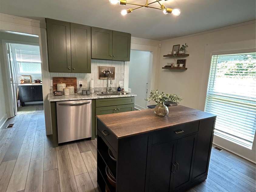 512 Gray Street, Gastonia, NC 28052.  MLS# CAR4268348, YatesRealty ID 1534. 