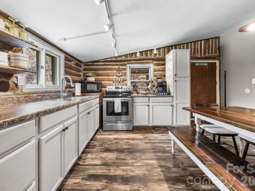 245 Davenport Road, Spruce Pine, NC 28777.  MLS# CAR4364988, YatesRealty ID 15340. 