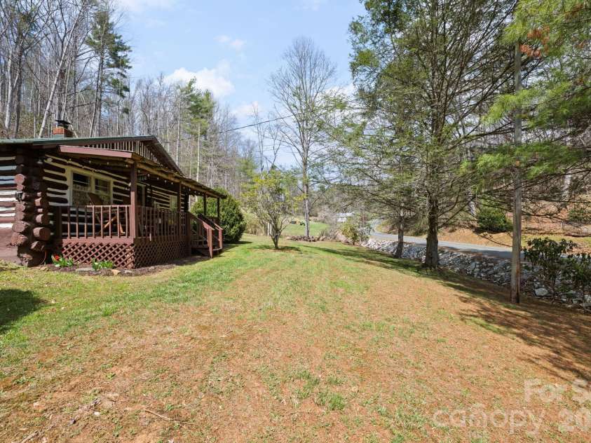 245 Davenport Road, Spruce Pine, NC 28777.  MLS# CAR4364988, YatesRealty ID 15340. 