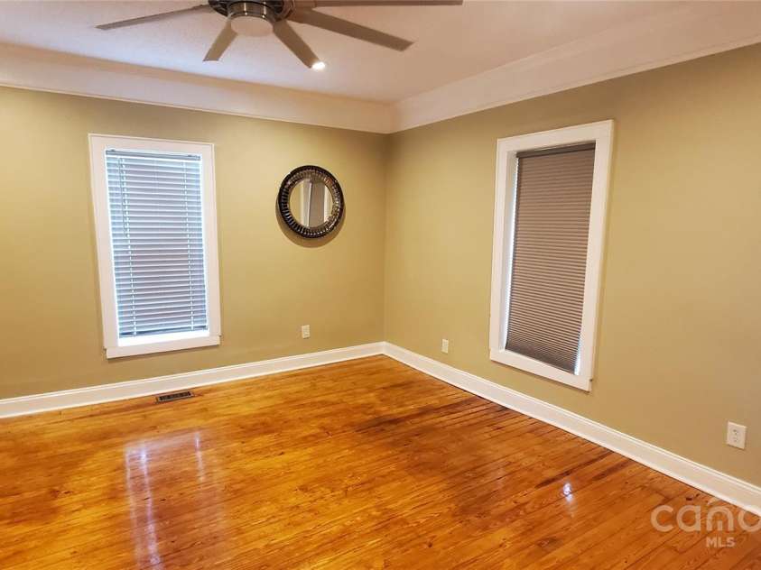 615 Grier Street, Lincolnton, NC 28092.  MLS# CAR4255425, YatesRealty ID 15340. 