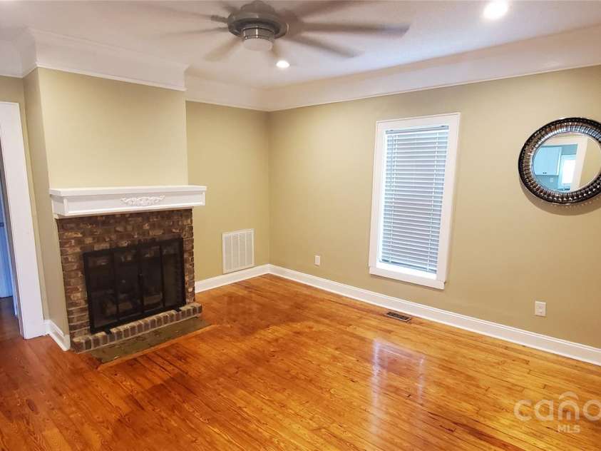 615 Grier Street, Lincolnton, NC 28092.  MLS# CAR4255425, YatesRealty ID 15340. 