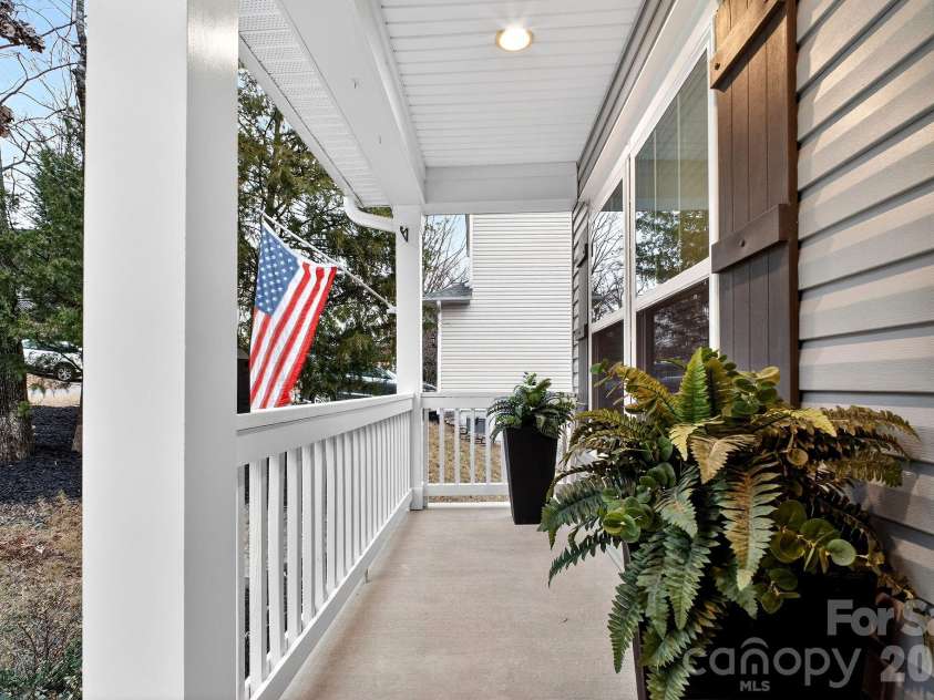 9092 Pitcairn Drive, Fort Mill, SC 29708.  MLS# CAR4337461, YatesRealty ID 15343. 