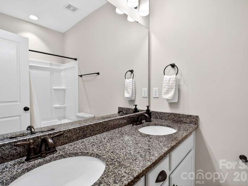 9092 Pitcairn Drive, Fort Mill, SC 29708.  MLS# CAR4337461, YatesRealty ID 15343. 
