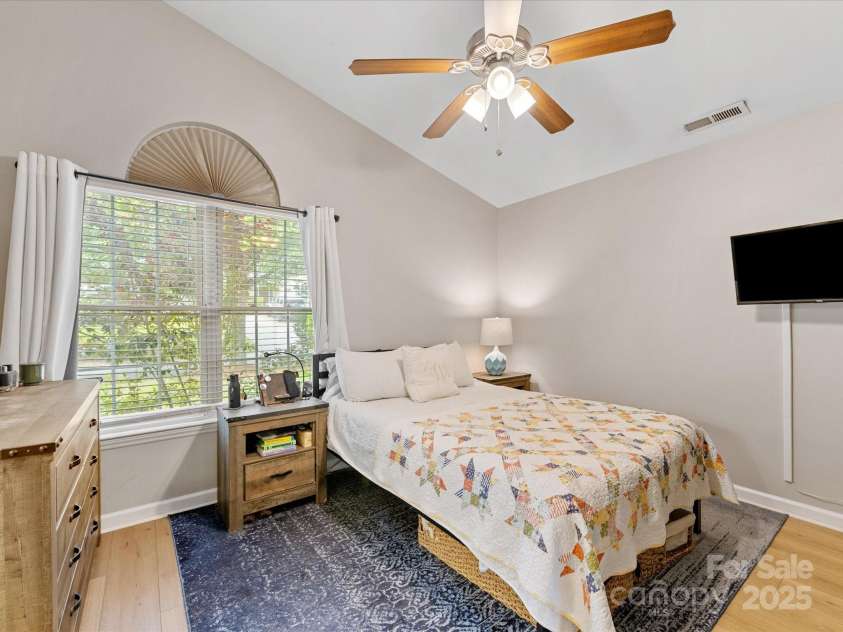 2214 Olde Chantilly Court, Charlotte, NC 28205.  MLS# CAR4240024, YatesRealty ID 15344. 