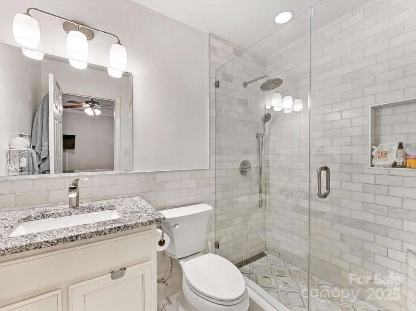 2214 Olde Chantilly Court, Charlotte, NC 28205.  MLS# CAR4240024, YatesRealty ID 15344. 