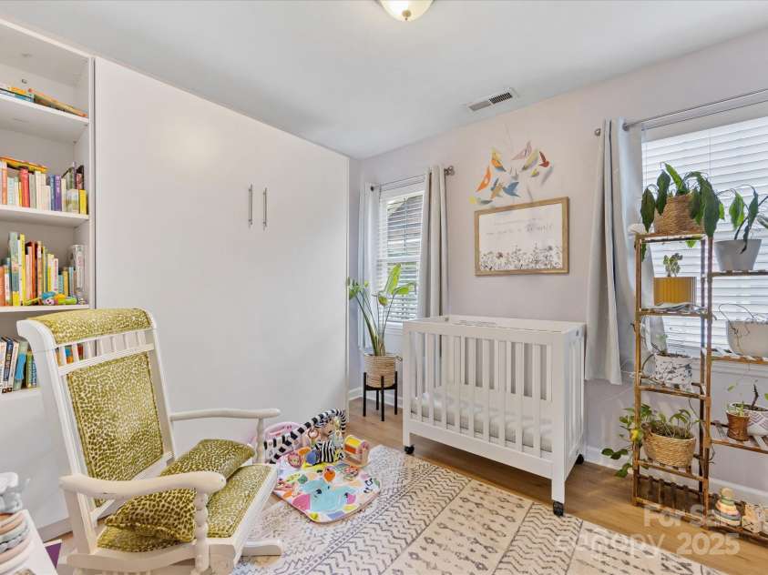 2214 Olde Chantilly Court, Charlotte, NC 28205.  MLS# CAR4240024, YatesRealty ID 15344. 