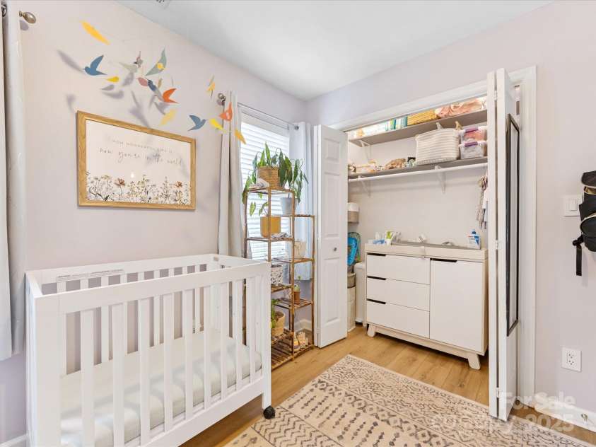 2214 Olde Chantilly Court, Charlotte, NC 28205.  MLS# CAR4240024, YatesRealty ID 15344. 