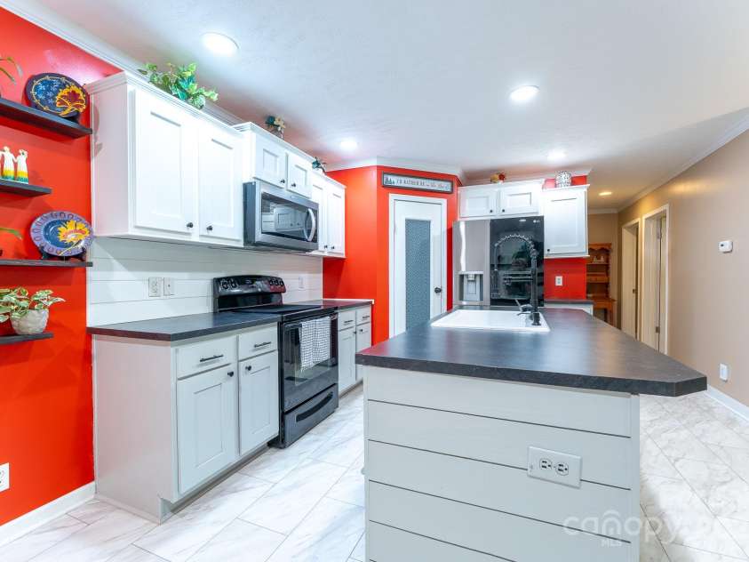 225 Opal Drive, Whittier, NC 28789.  MLS# CAR4259494, YatesRealty ID 15345. 