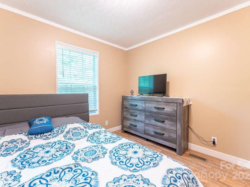 225 Opal Drive, Whittier, NC 28789.  MLS# CAR4259494, YatesRealty ID 15345. 