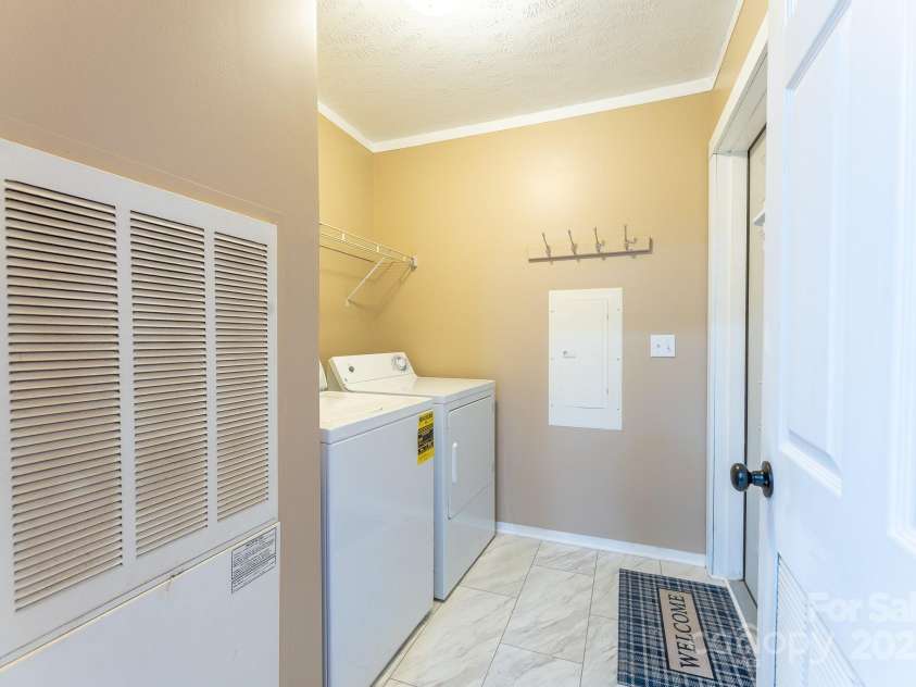 225 Opal Drive, Whittier, NC 28789.  MLS# CAR4259494, YatesRealty ID 15345. 