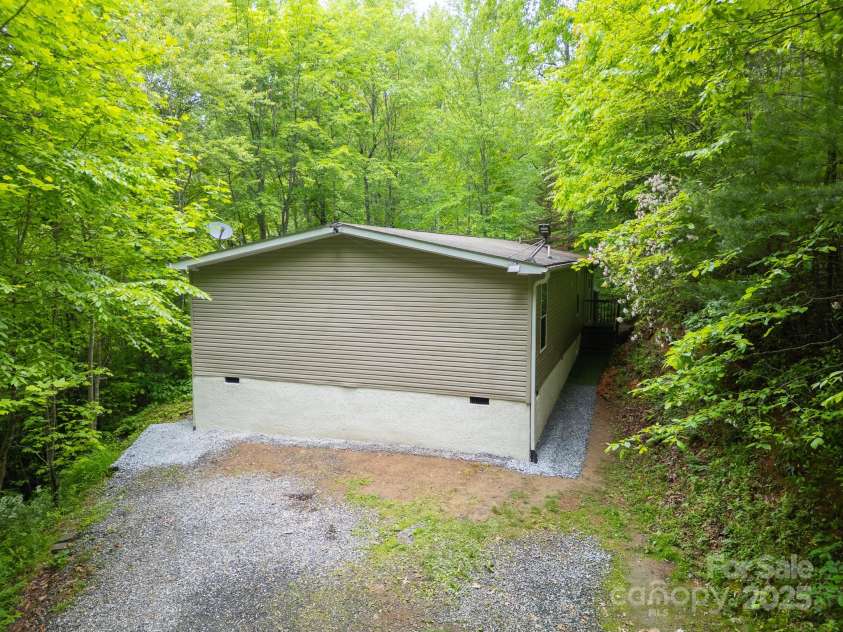 225 Opal Drive, Whittier, NC 28789.  MLS# CAR4259494, YatesRealty ID 15345. 