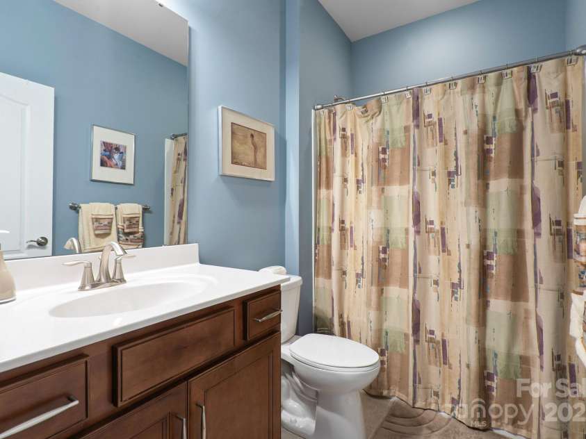 689 Birchway Drive, Fort Mill, SC 29715.  MLS# CAR4291605, YatesRealty ID 15345. 2nd full Bath