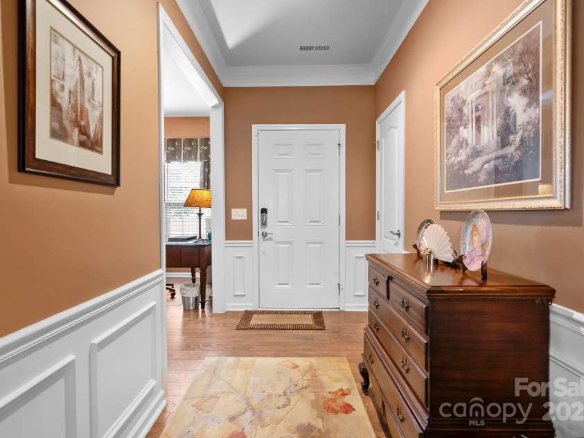 689 Birchway Drive, Fort Mill, SC 29715.  MLS# CAR4291605, YatesRealty ID 15345. Entry Foyer