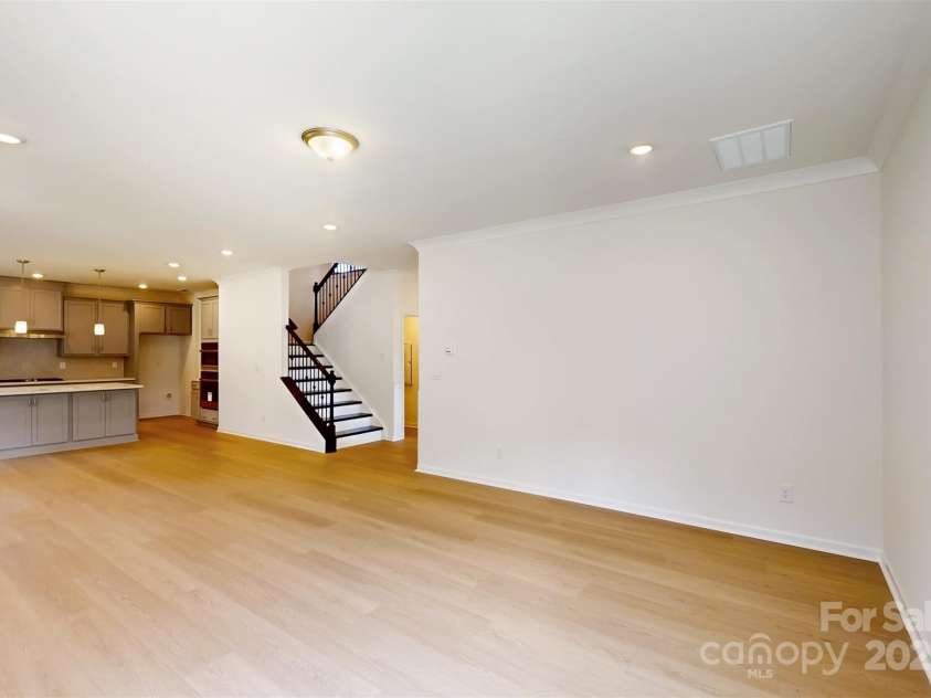 11105 Lochmere Road, Charlotte, NC 28278.  MLS# CAR4228899, YatesRealty ID 15346. Family room