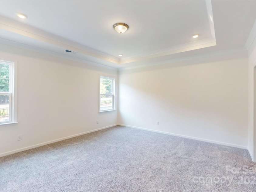 11105 Lochmere Road, Charlotte, NC 28278.  MLS# CAR4228899, YatesRealty ID 15346. Owners suite