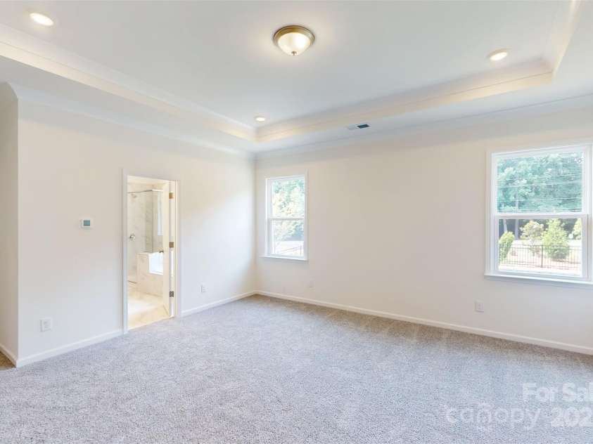 11105 Lochmere Road, Charlotte, NC 28278.  MLS# CAR4228899, YatesRealty ID 15346. Owners suite