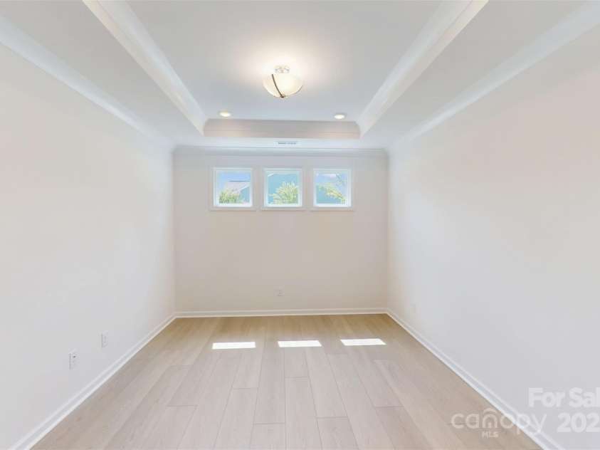 11105 Lochmere Road, Charlotte, NC 28278.  MLS# CAR4228899, YatesRealty ID 15346. Study