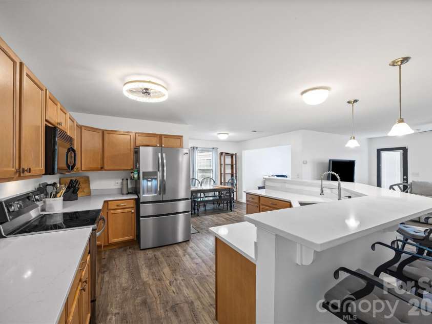831 Yale Street, Rock Hill, SC 29730.  MLS# CAR4310648, YatesRealty ID 15346. Large Kitchen