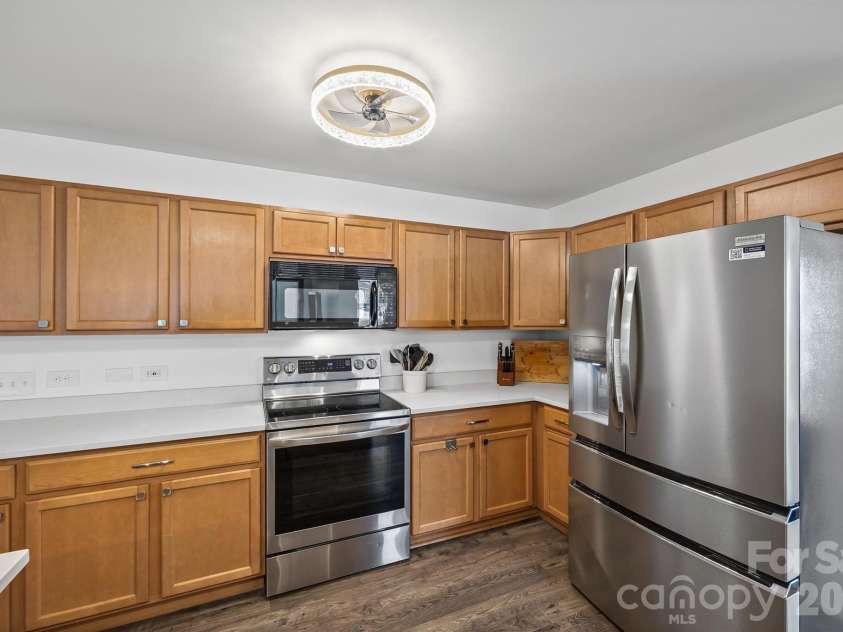 831 Yale Street, Rock Hill, SC 29730.  MLS# CAR4310648, YatesRealty ID 15346. Large Kitchen