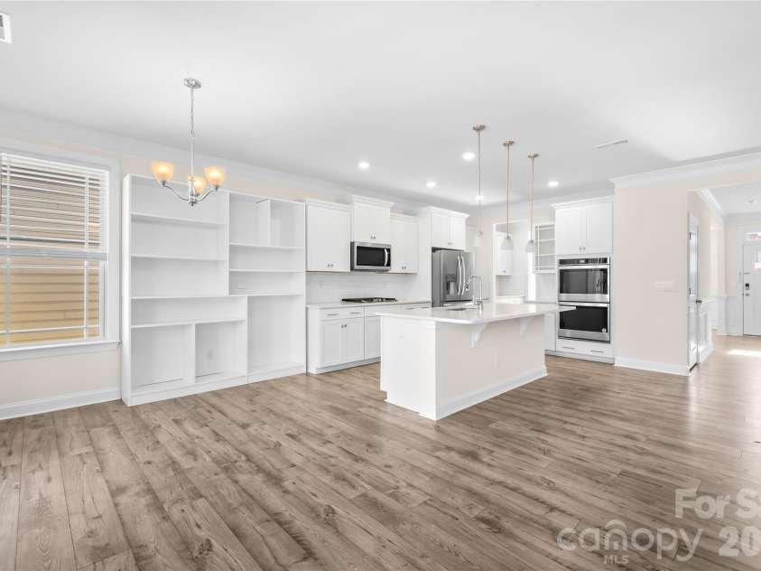 402 Preston Road, Mooresville, NC 28117.  MLS# CAR4334295, YatesRealty ID 15347. 