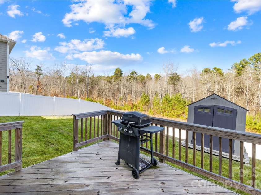 402 Preston Road, Mooresville, NC 28117.  MLS# CAR4334295, YatesRealty ID 15347. 