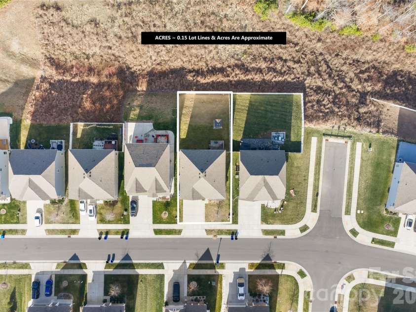402 Preston Road, Mooresville, NC 28117.  MLS# CAR4334295, YatesRealty ID 15347. 