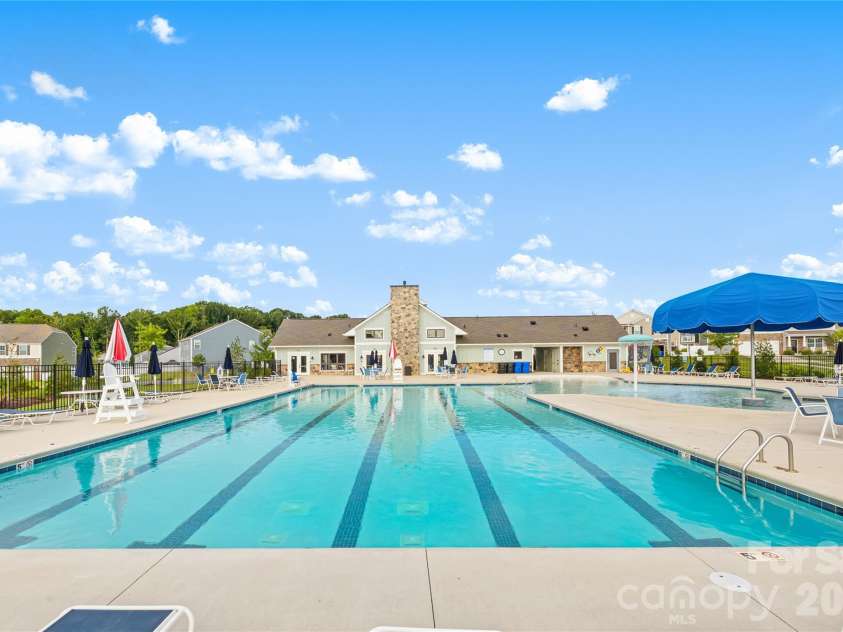 402 Preston Road, Mooresville, NC 28117.  MLS# CAR4334295, YatesRealty ID 15347. 