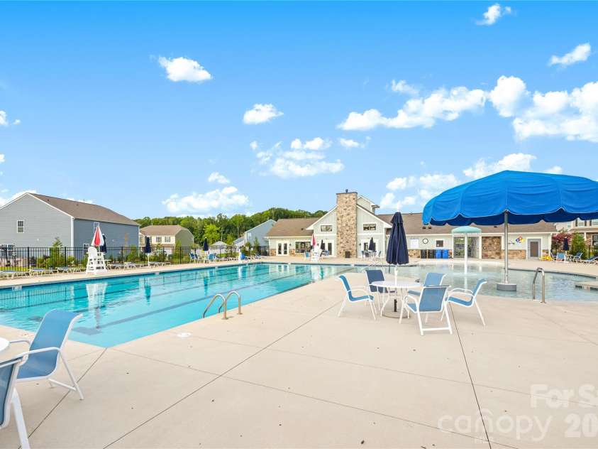 402 Preston Road, Mooresville, NC 28117.  MLS# CAR4334295, YatesRealty ID 15347. 