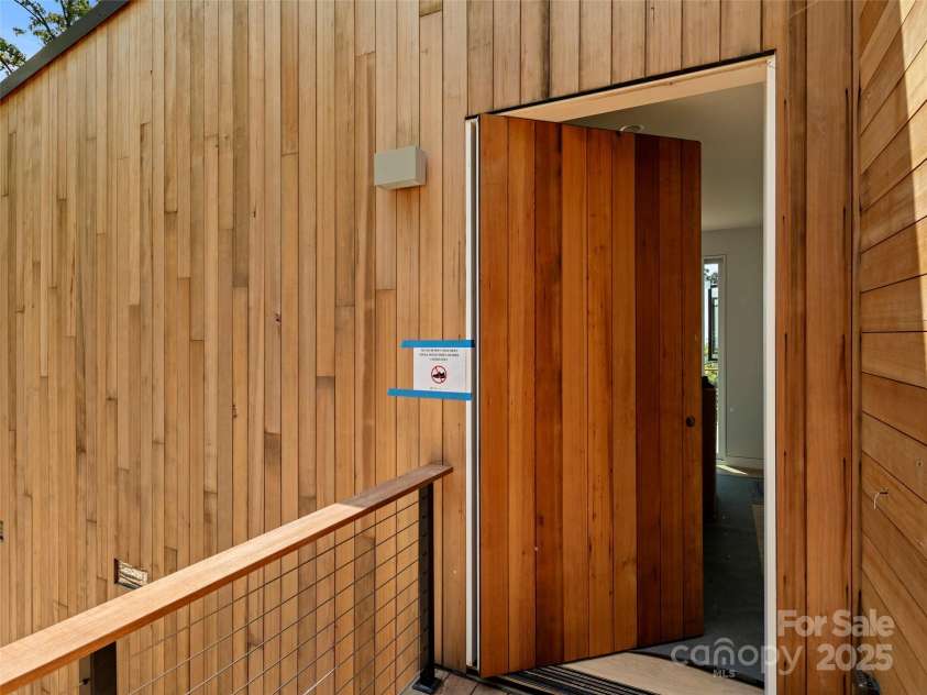 641 Elk Mountain Scenic Highway, Asheville, NC 28804.  MLS# CAR4149026, YatesRealty ID 15348. 