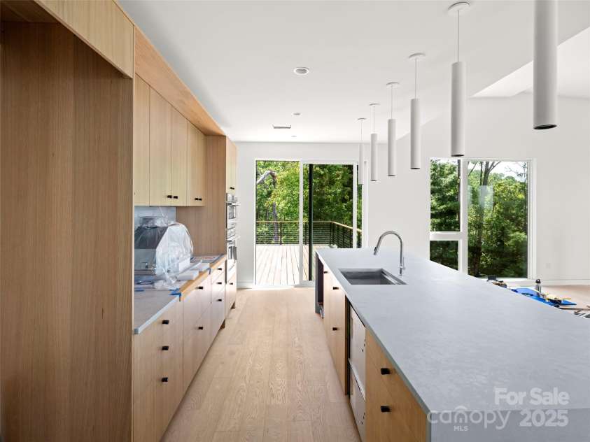 641 Elk Mountain Scenic Highway, Asheville, NC 28804.  MLS# CAR4149026, YatesRealty ID 15348. 