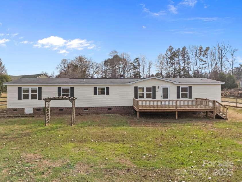 21465 Old Beatty Ford Road, Gold Hill, NC 28071.  MLS# CAR4326908, YatesRealty ID 1535. Welcome to 21465 Old Beatty Ford Rd!