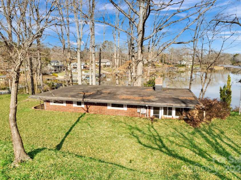 7262 Right Angle Street, Sherrills Ford, NC 28673.  MLS# CAR4230540, YatesRealty ID 1535. 