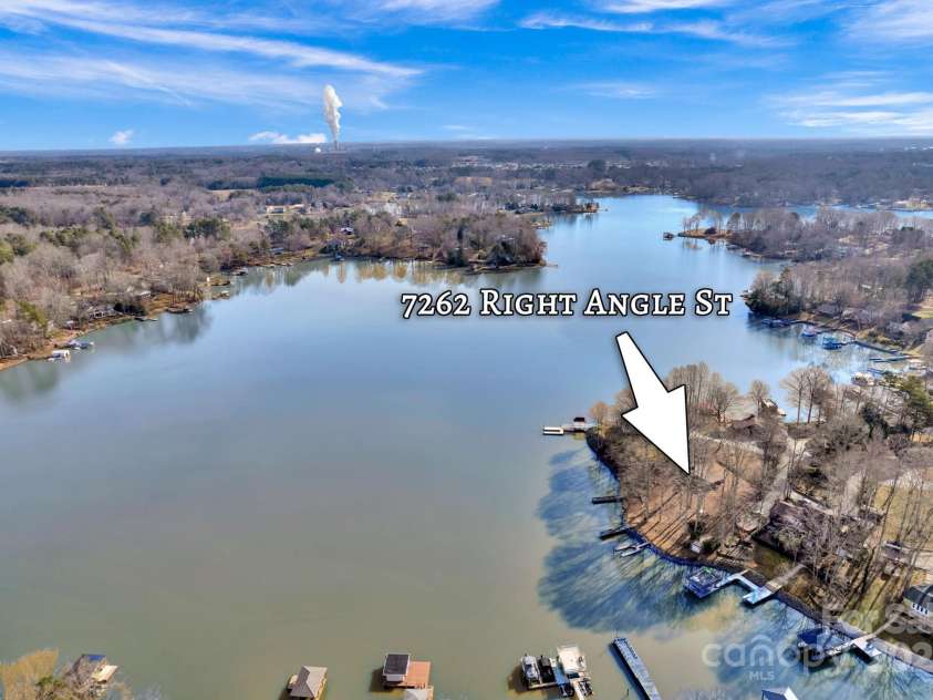 7262 Right Angle Street, Sherrills Ford, NC 28673.  MLS# CAR4230540, YatesRealty ID 1535. 