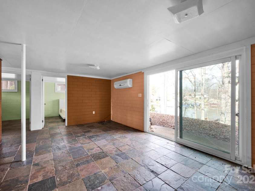 7262 Right Angle Street, Sherrills Ford, NC 28673.  MLS# CAR4230540, YatesRealty ID 1535. 